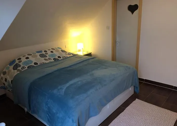 F2 Au Plaisir * Colmar